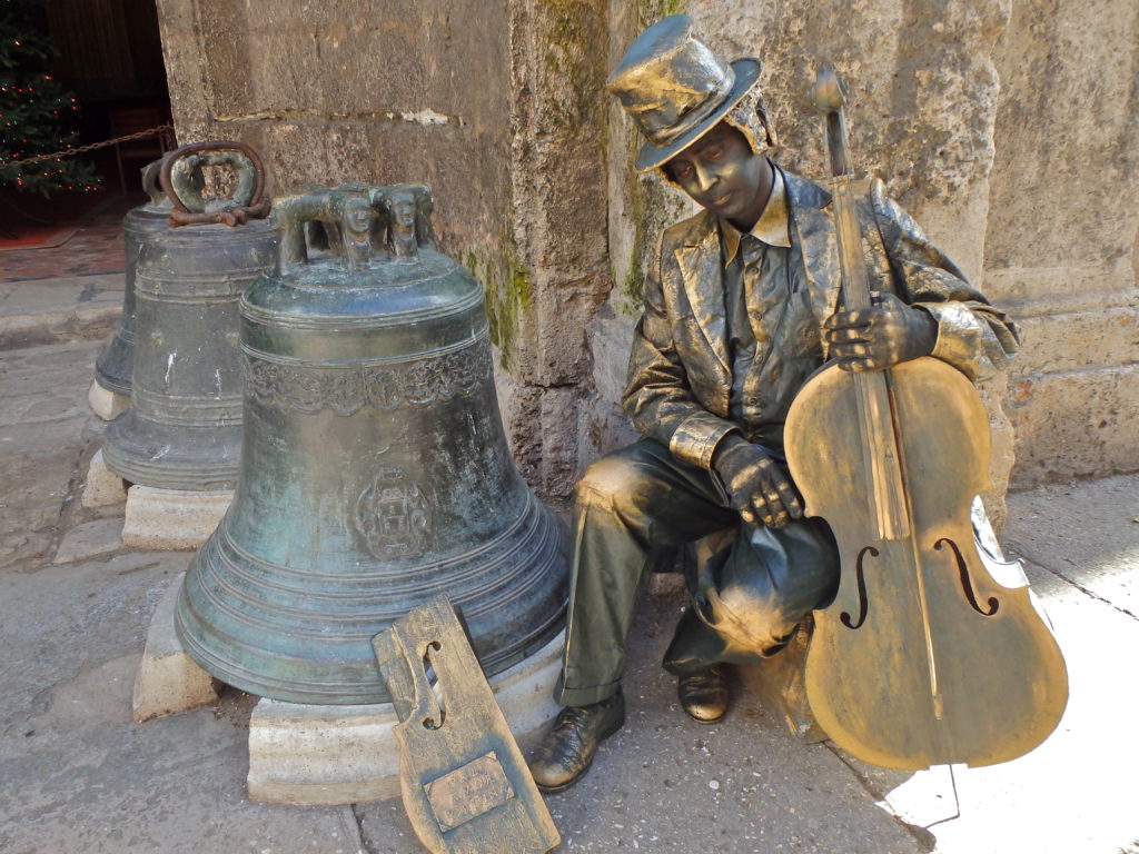 Old Havana, Cuba meeting locals in cuba travel blog about local people help from locals in cuba