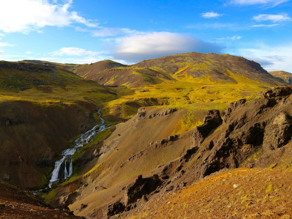 Hike to hot water river iceland in september